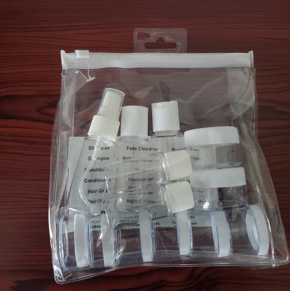 Fifteen-Piece Travel Kit - Picture 4 of 5